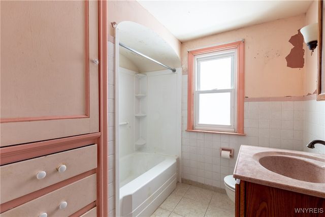 73 Ilion Street, Tonawanda, NY 14150