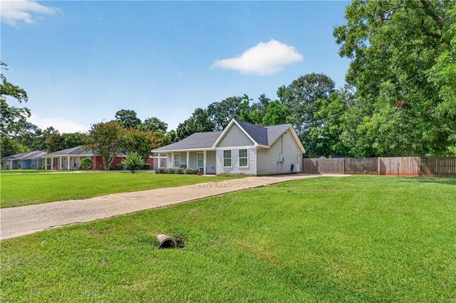 5400 Country Club Boulevard, Theodore, AL 36582