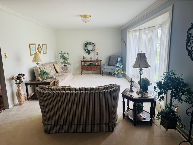 912 Lynn St, New Castle, PA 16101