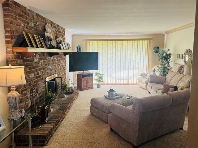 912 Lynn St, New Castle, PA 16101