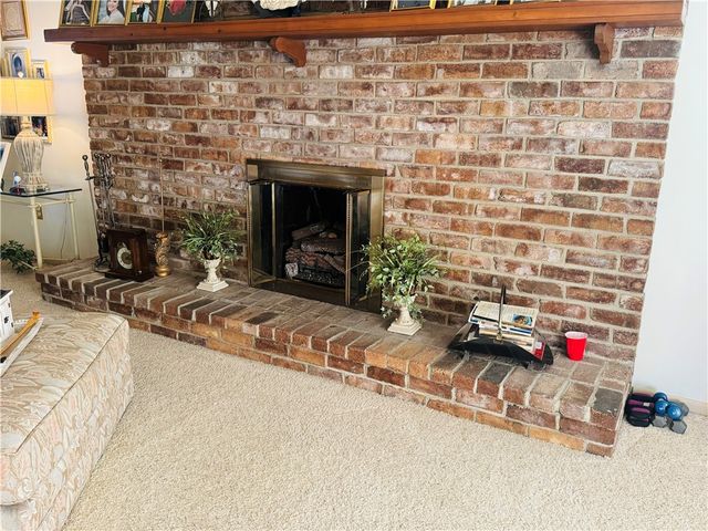 912 Lynn St, New Castle, PA 16101