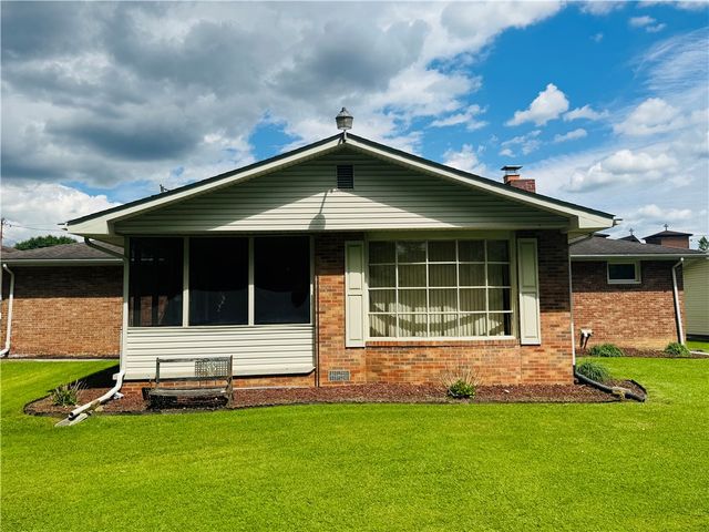 912 Lynn St, New Castle, PA 16101