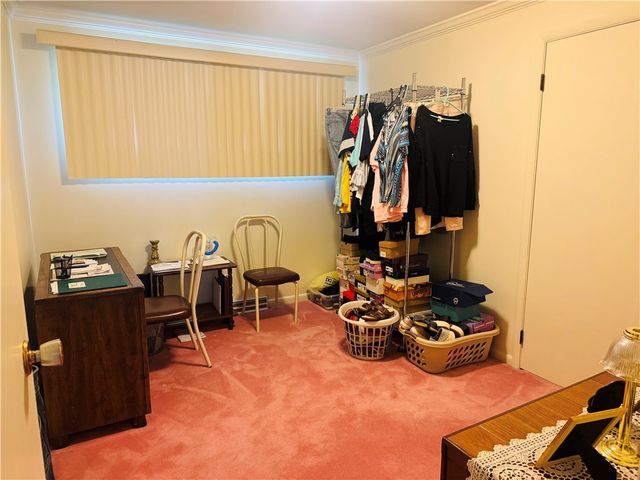 912 Lynn St, New Castle, PA 16101