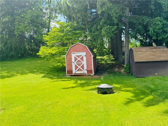 912 Lynn St, New Castle, PA 16101