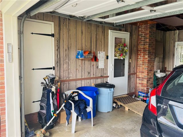 912 Lynn St, New Castle, PA 16101