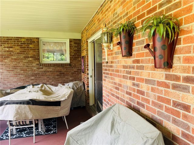 912 Lynn St, New Castle, PA 16101