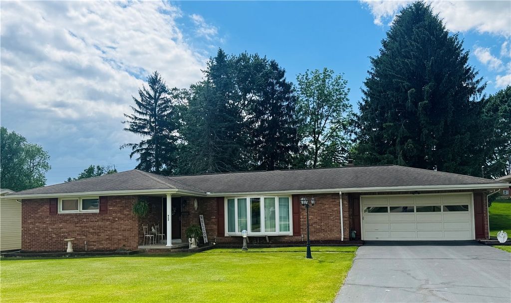 912 Lynn St, New Castle, PA 16101