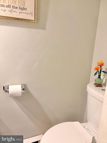 401 HOLLY RD, Yeadon, PA 19050