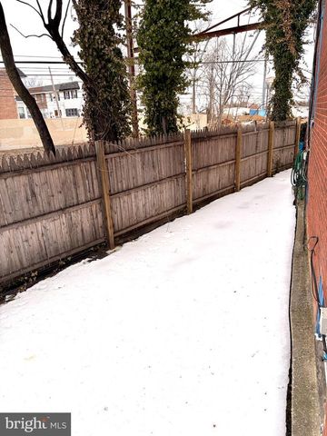 401 HOLLY RD, Yeadon, PA 19050