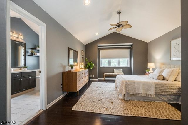 1048 Smith Manor Blvd, West Orange Twp., NJ 07052