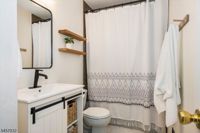 1048 Smith Manor Blvd, West Orange Twp., NJ 07052