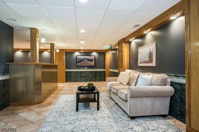 1048 Smith Manor Blvd, West Orange Twp., NJ 07052
