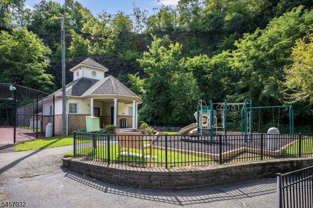 1048 Smith Manor Blvd, West Orange Twp., NJ 07052