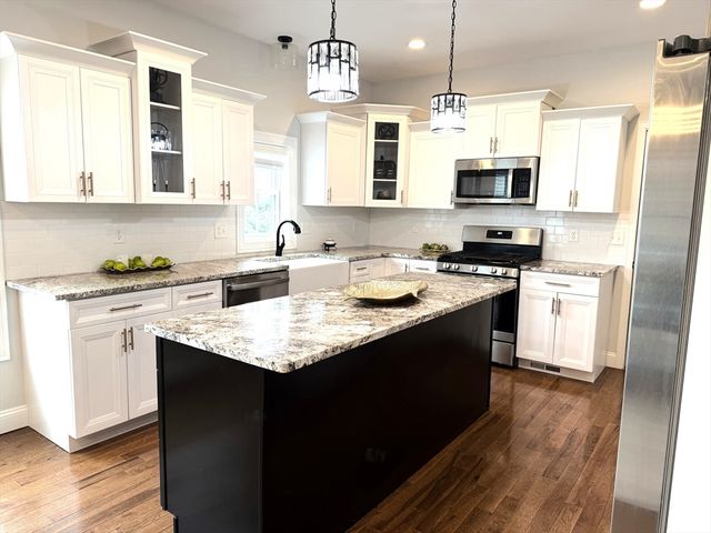181 Southwick St, Agawam, MA 01030