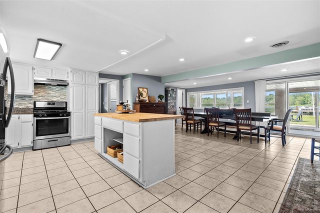 48930 68th Street, Hartford, MI 49057