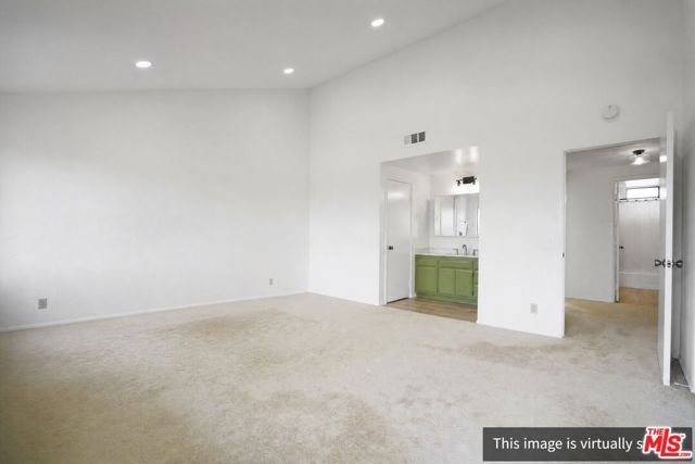 1071 N Glendora Avenue, Covina, CA 91724