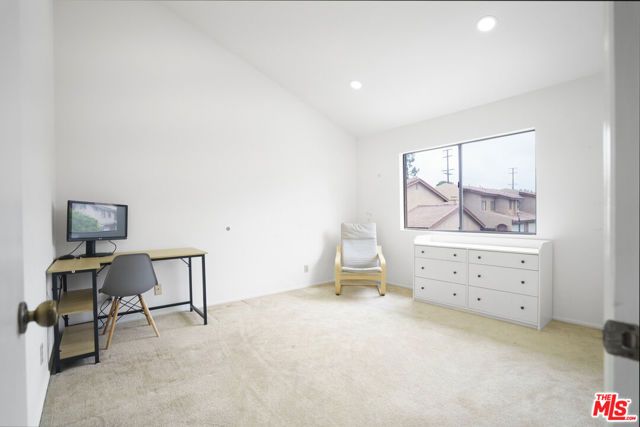 1071 N Glendora Avenue, Covina, CA 91724