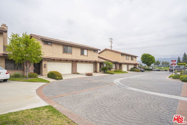 1071 N Glendora Avenue, Covina, CA 91724