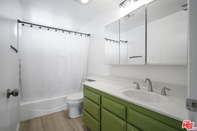 1071 N Glendora Avenue, Covina, CA 91724