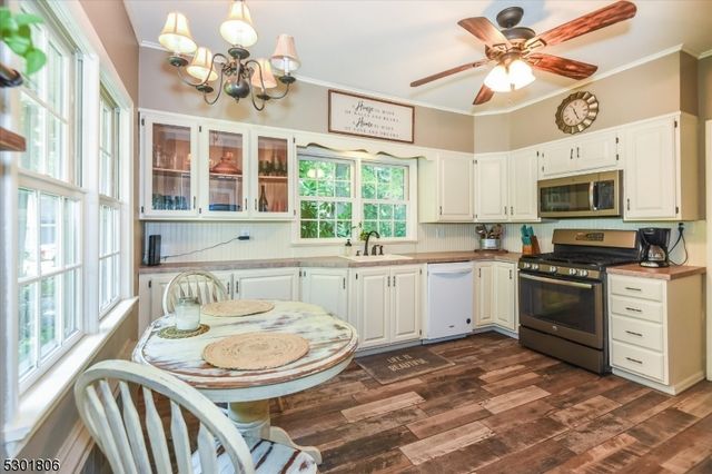 39 Circle Ave, Wayne Twp., NJ 07470