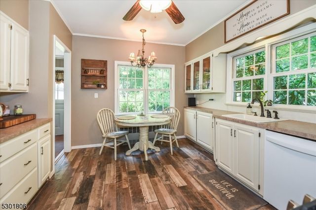 39 Circle Ave, Wayne Twp., NJ 07470