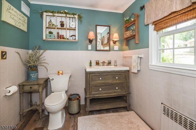39 Circle Ave, Wayne Twp., NJ 07470
