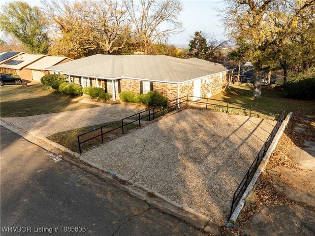 1210 Blueberry Hill Street, Van Buren, AR 72956