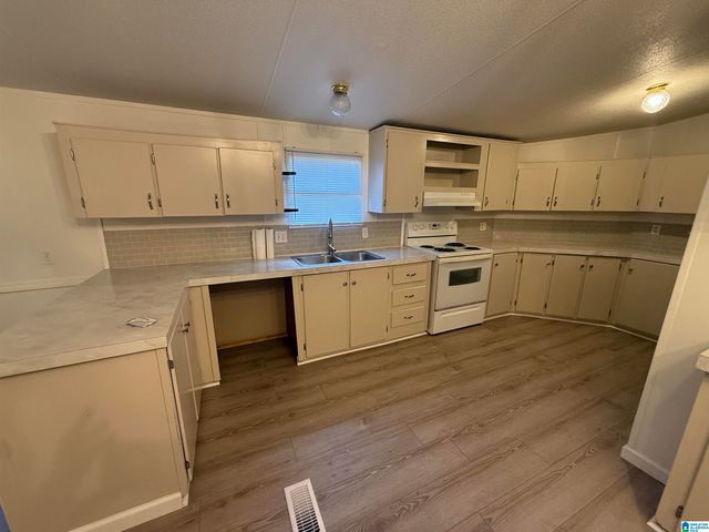 337 COUNTY ROAD 749, Jemison, AL 35085