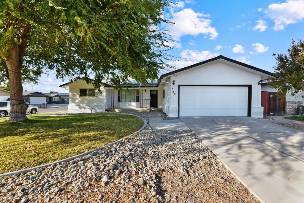 728 R St, Newman, CA 95360
