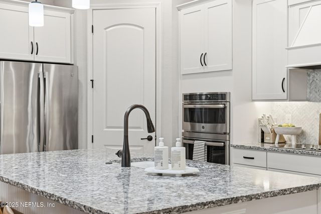 8570 ELLA JANE Drive, Jacksonville, FL 32256