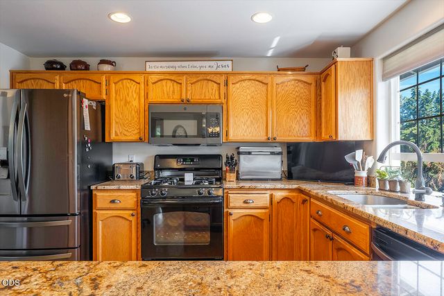 171 Shaniko Court, Medford, OR 97504