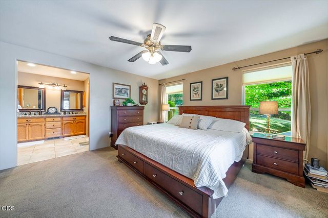 171 Shaniko Court, Medford, OR 97504