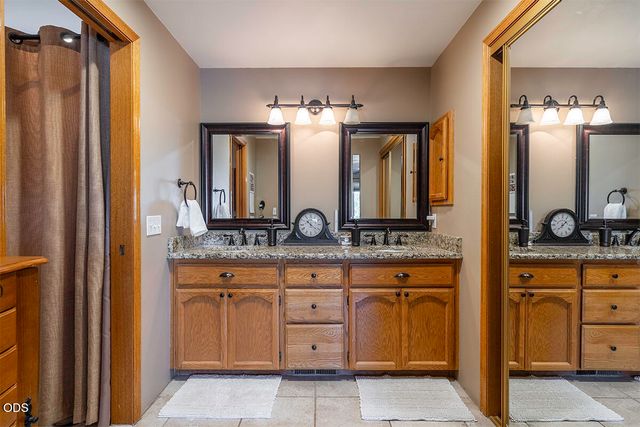 171 Shaniko Court, Medford, OR 97504