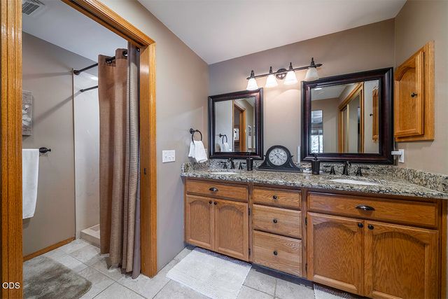 171 Shaniko Court, Medford, OR 97504