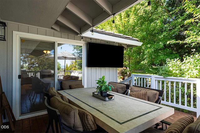 171 Shaniko Court, Medford, OR 97504
