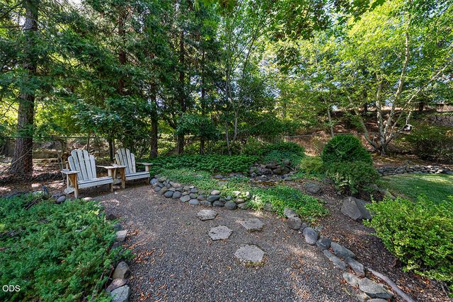 171 Shaniko Court, Medford, OR 97504