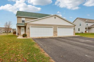 N7735 Maple Ridge ROAD #N7737, Oconomowoc, WI 53066