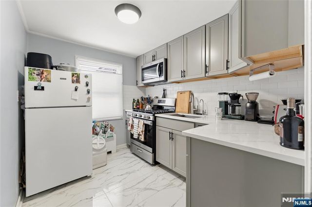 70 Hastings A, Rutherford, NJ 07070