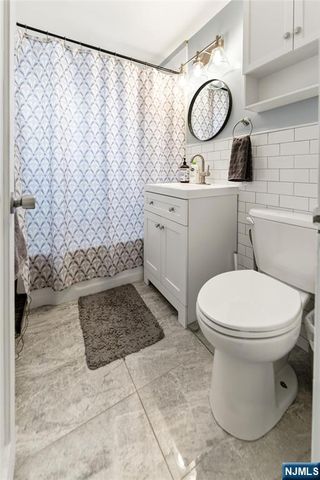 70 Hastings A, Rutherford, NJ 07070