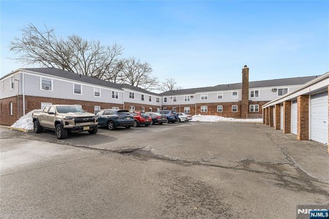 70 Hastings A, Rutherford, NJ 07070