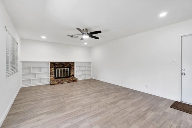 2275 E Lemmon Way, Hanford, CA 93230