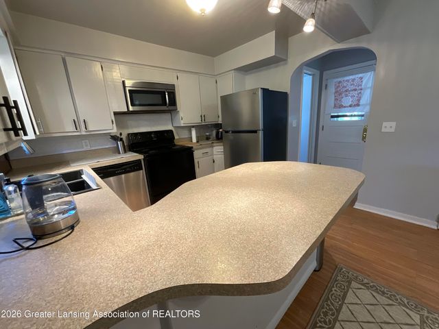 134 S Fairview Avenue, Lansing, MI 48912