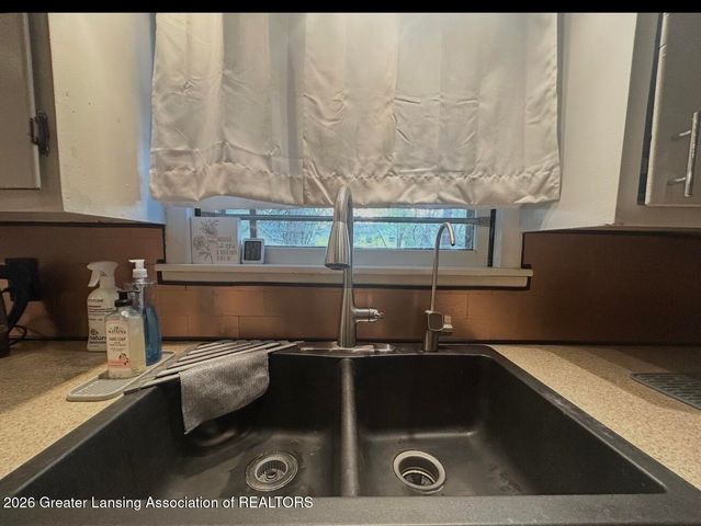 134 S Fairview Avenue, Lansing, MI 48912