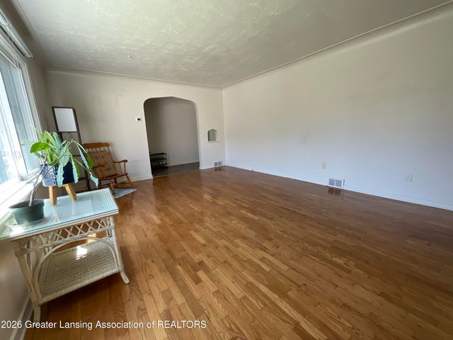 134 S Fairview Avenue, Lansing, MI 48912