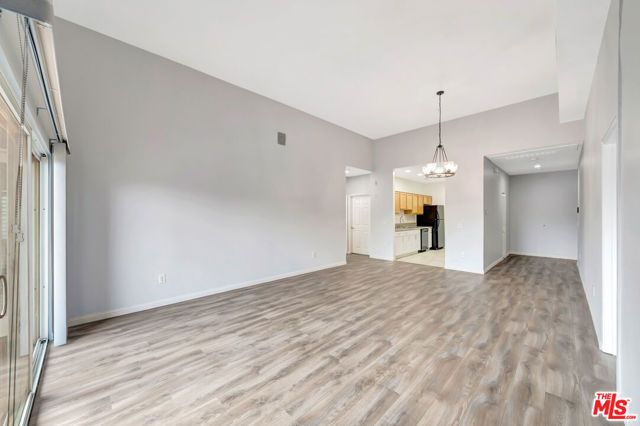 11124 Burbank Boulevard 311, North Hollywood (los Angeles), CA 91601