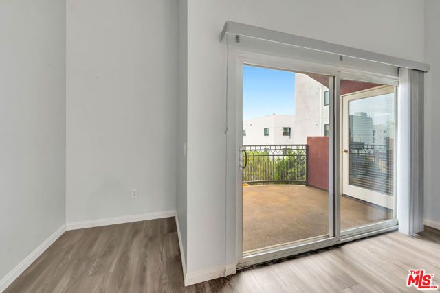 11124 Burbank Boulevard 311, North Hollywood (los Angeles), CA 91601