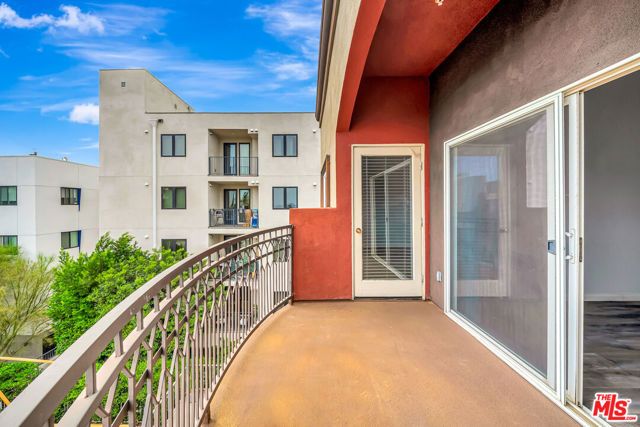 11124 Burbank Boulevard 311, North Hollywood (los Angeles), CA 91601