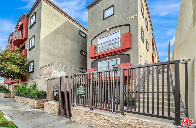 11124 Burbank Boulevard 311, North Hollywood (los Angeles), CA 91601