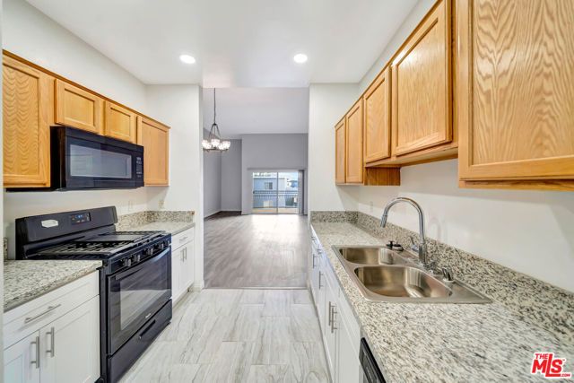 11124 Burbank Boulevard 311, North Hollywood (los Angeles), CA 91601