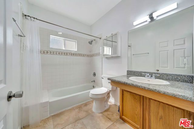 11124 Burbank Boulevard 311, North Hollywood (los Angeles), CA 91601